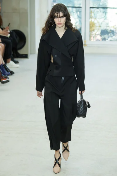 Look 14